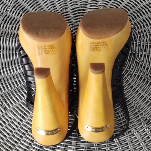 Michael kors 7 1/2 medium 3 3/4 inch heel - Picture 2 of 7